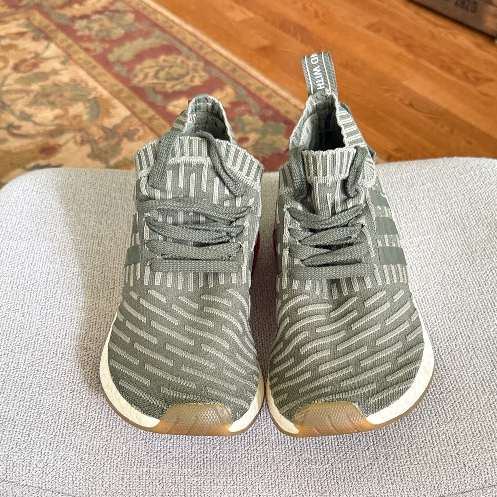 Men’s Adidas Green/Pink NMD R2 Size 8.5